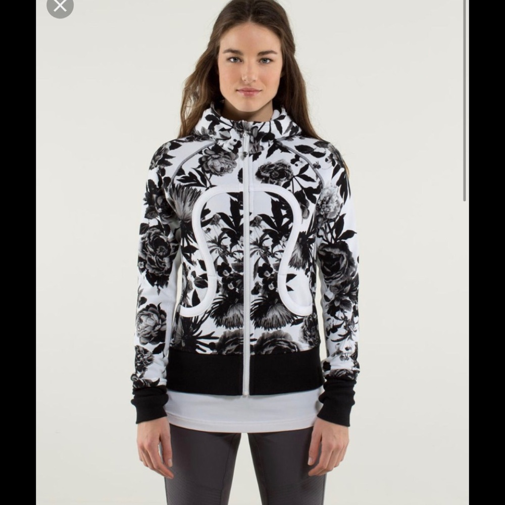 Lululemon scuba hoodie size 4 🍋